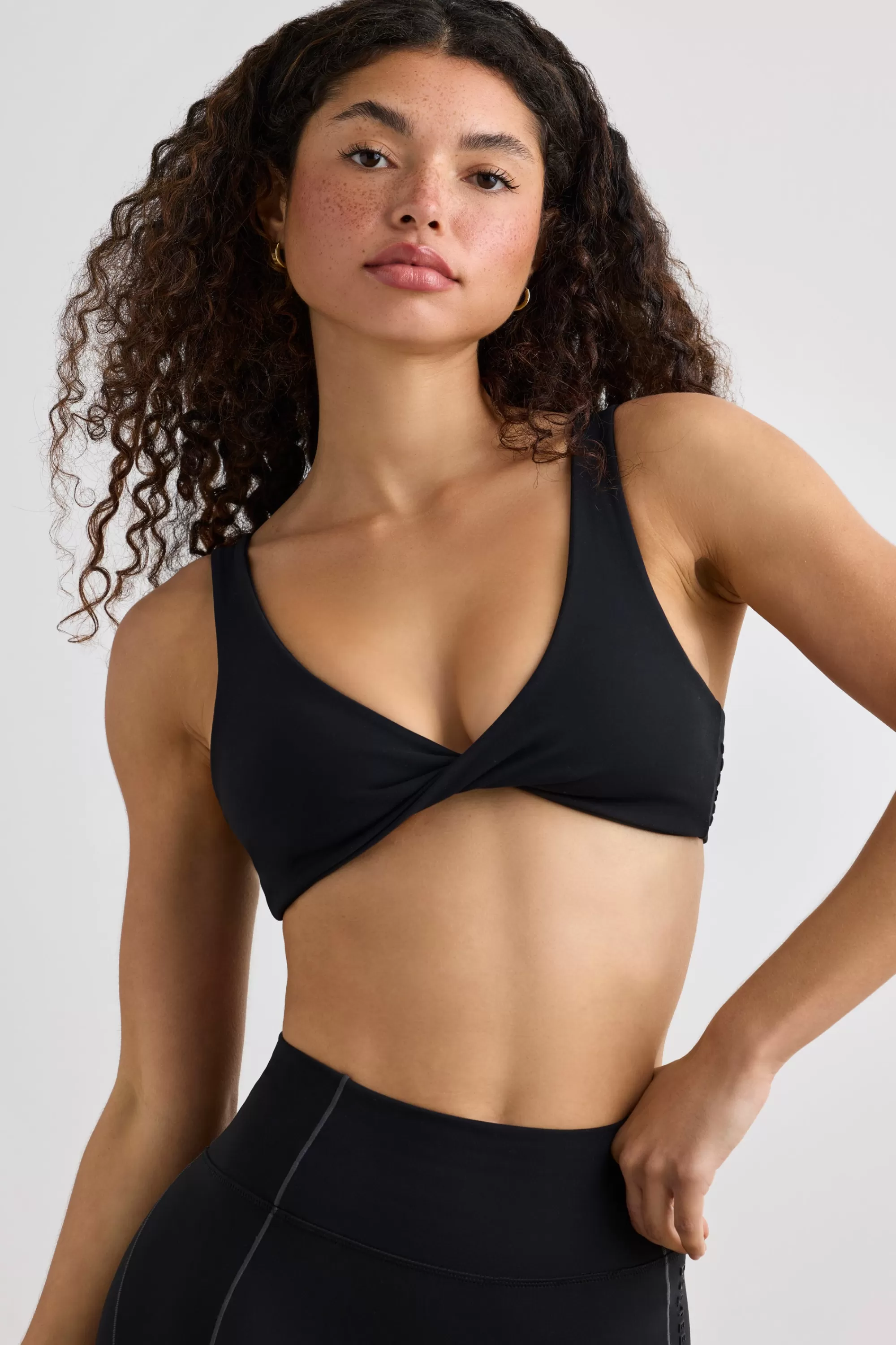 Oh Polly Soft Active V-Neck Sports Bra in Black Hot