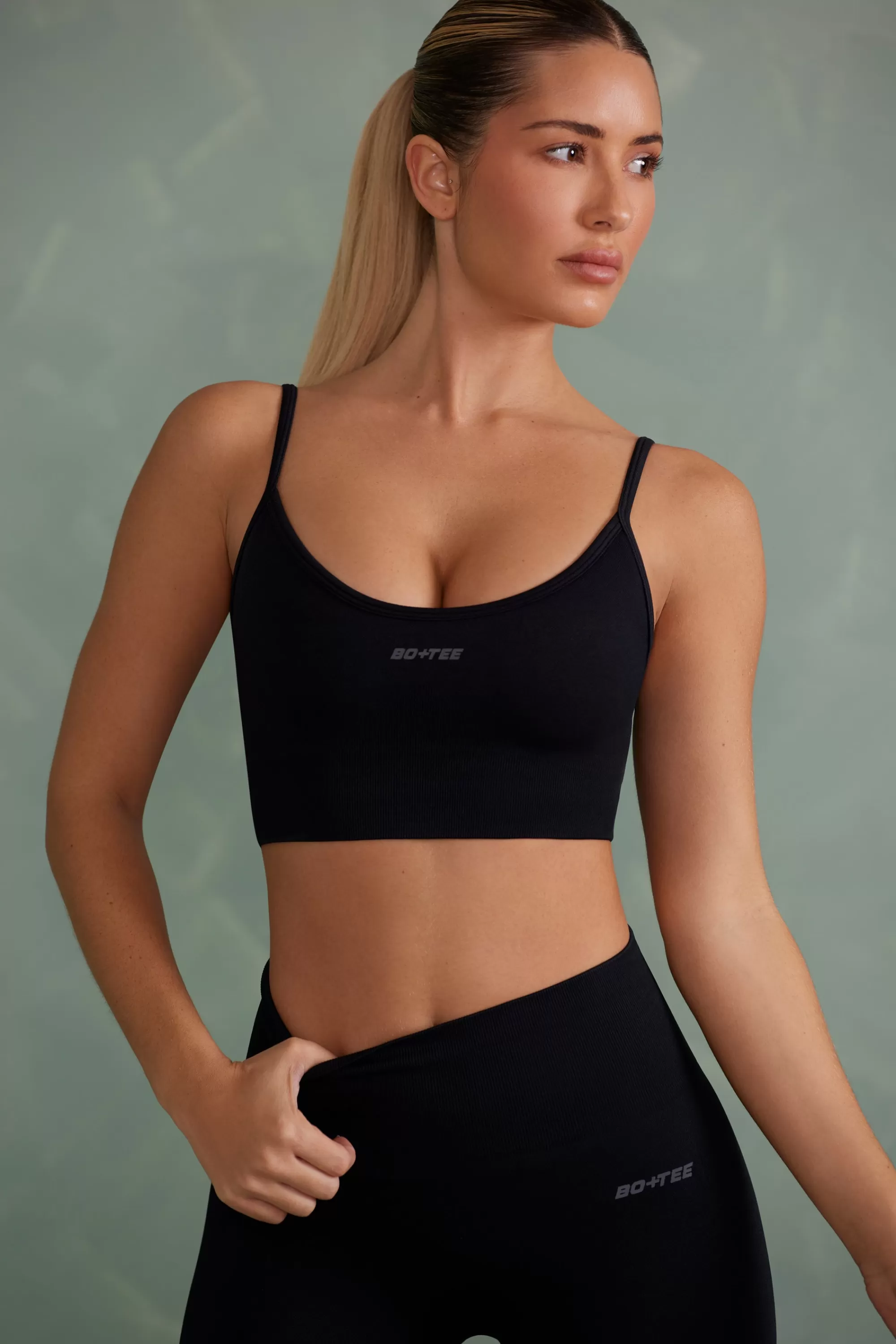 Oh Polly Super Sculpt Scoop Neck Sports Bra in Onyx Black OnyxBlack Outlet