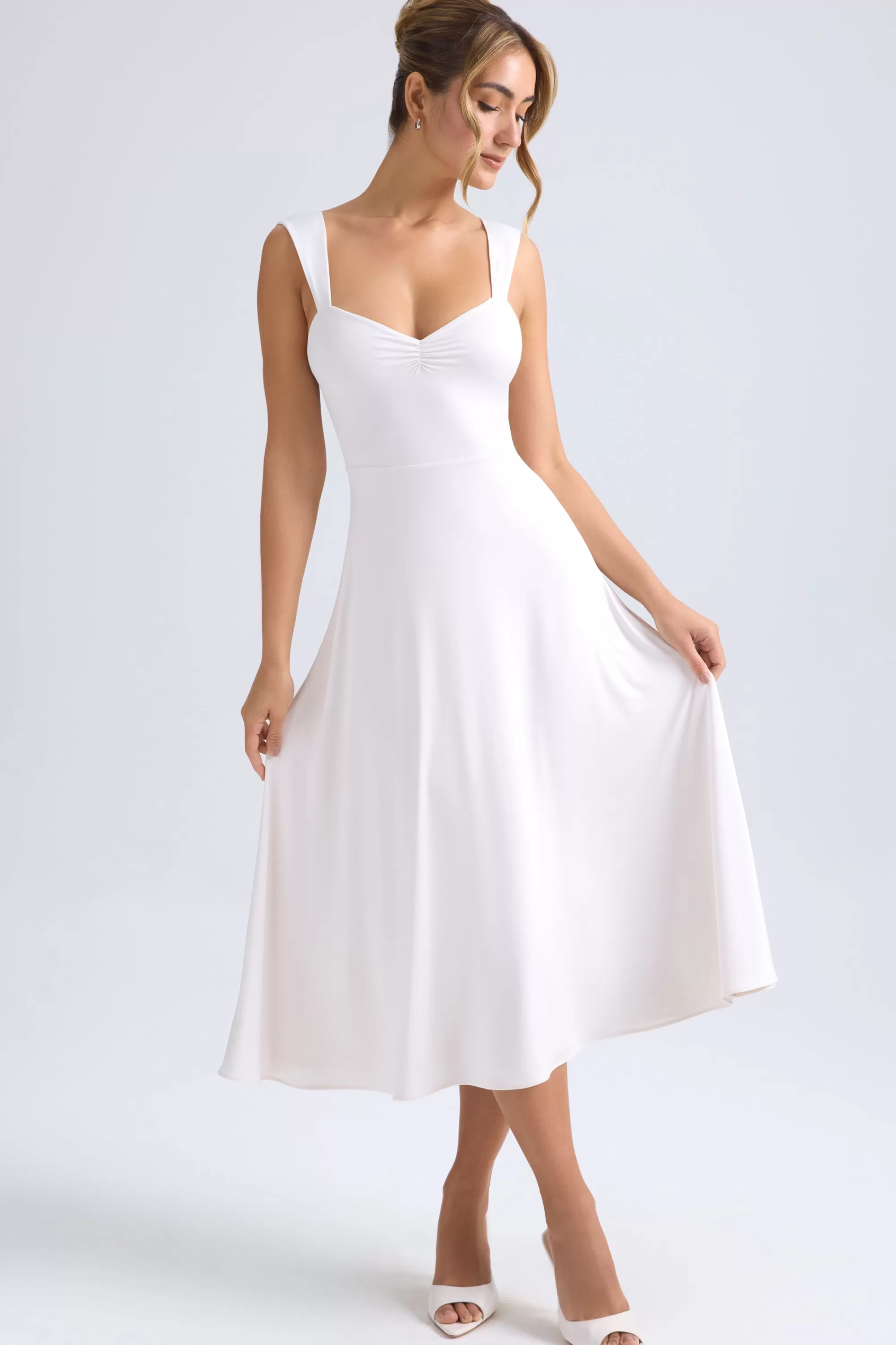 Oh Polly Sweetheart-Neck Ruched Midaxi Dress in Ivory Fashion